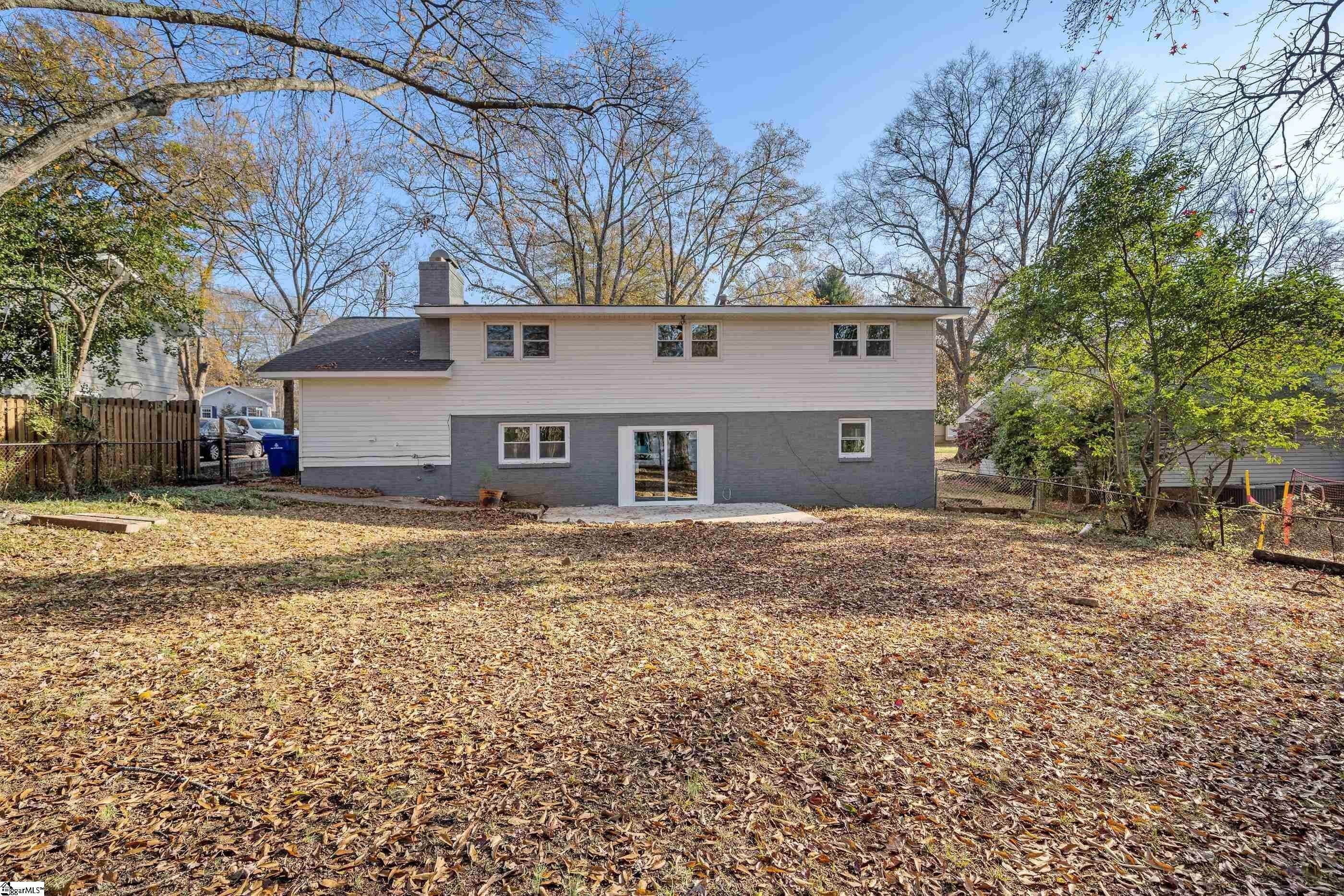 30. Single Family for Sale at Greenville, SC 29607