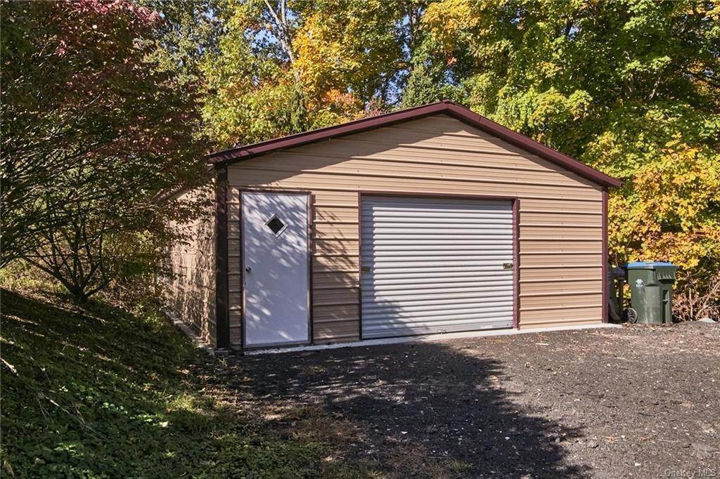 30. Single Family for Sale at Chester, NY 10918