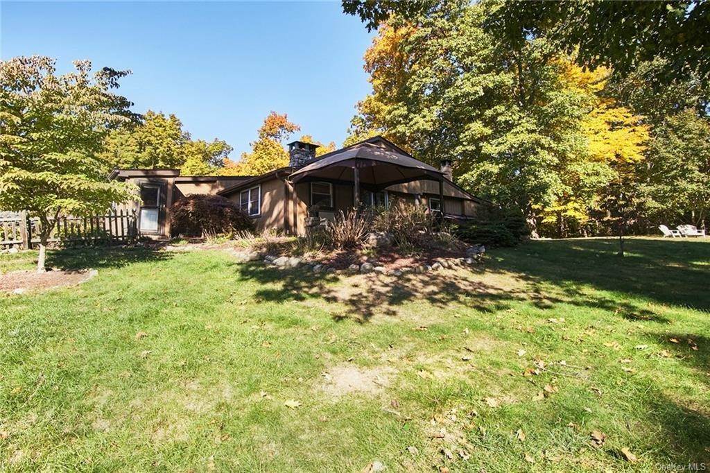 27. Single Family for Sale at Chester, NY 10918