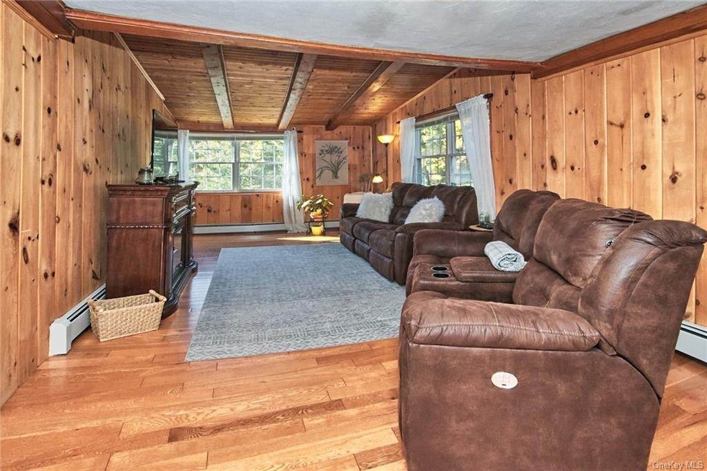 4. Single Family for Sale at Chester, NY 10918
