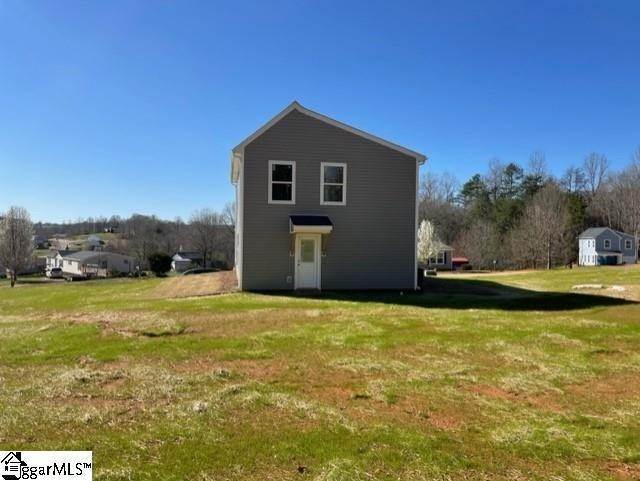 22. Single Family for Sale at Greenville, SC 29617