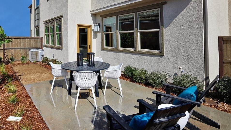 34. Townhouse for Sale at Chula Vista, CA 91913