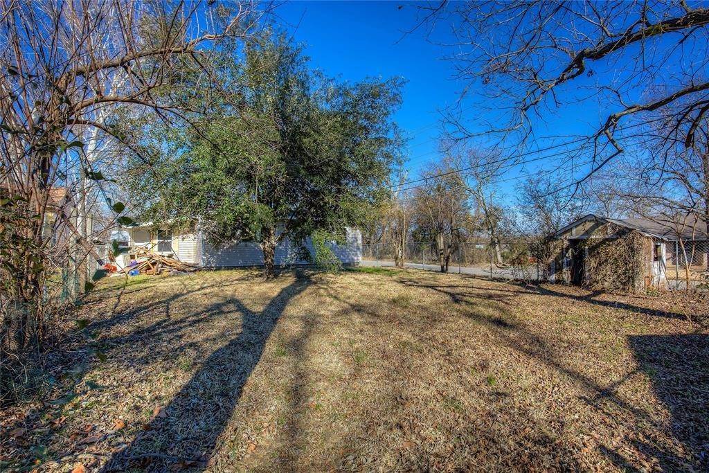 24. Single Family for Sale at Greenville, TX 75401