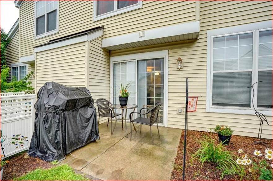 27. Townhouse for Sale at Madison, WI 53718