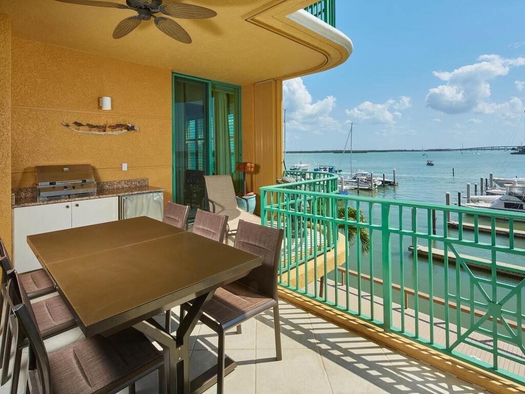 17. Condominium for Sale at Marco Island, FL 34145