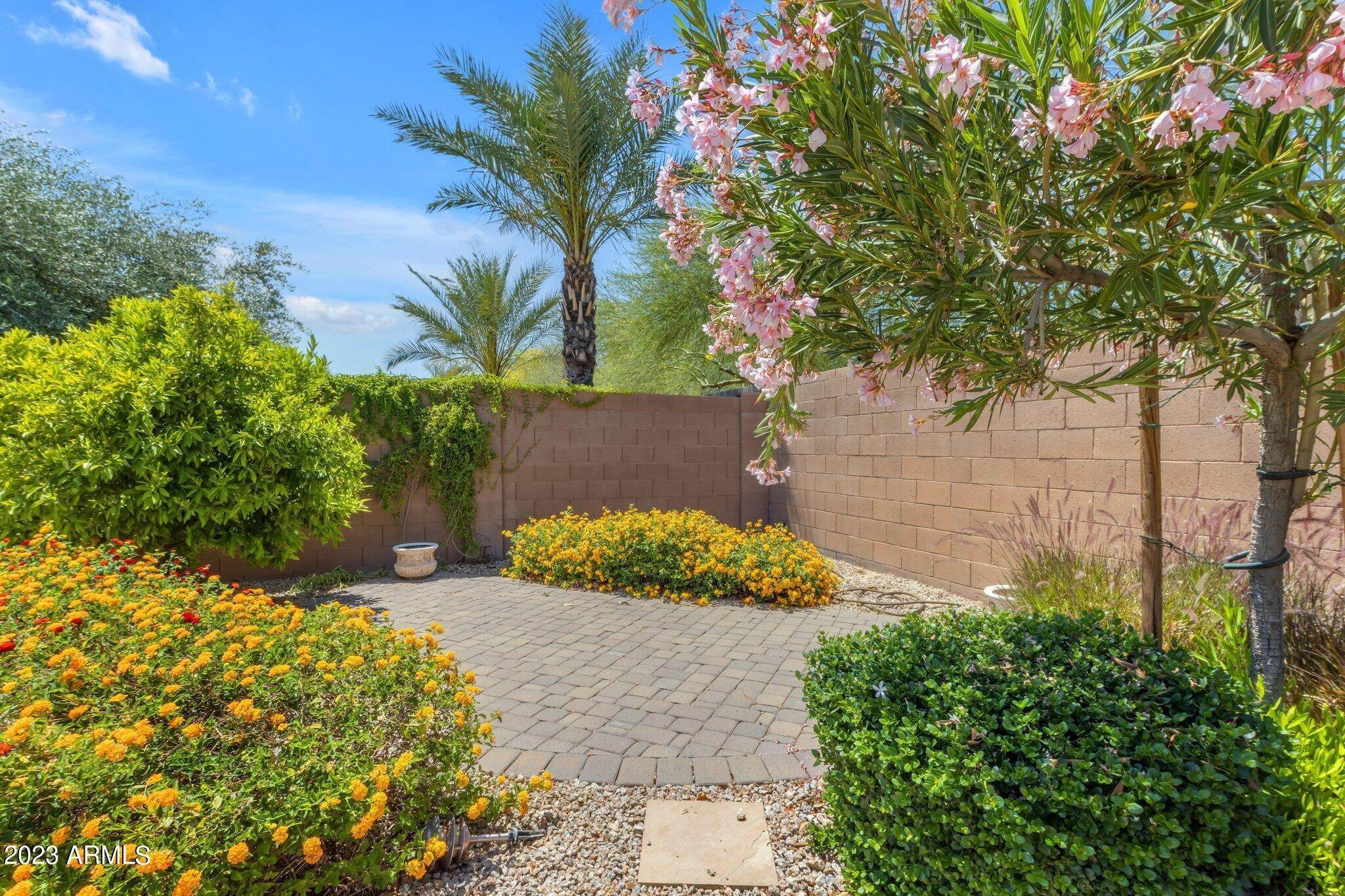 30. Single Family for Sale at Goodyear, AZ 85395