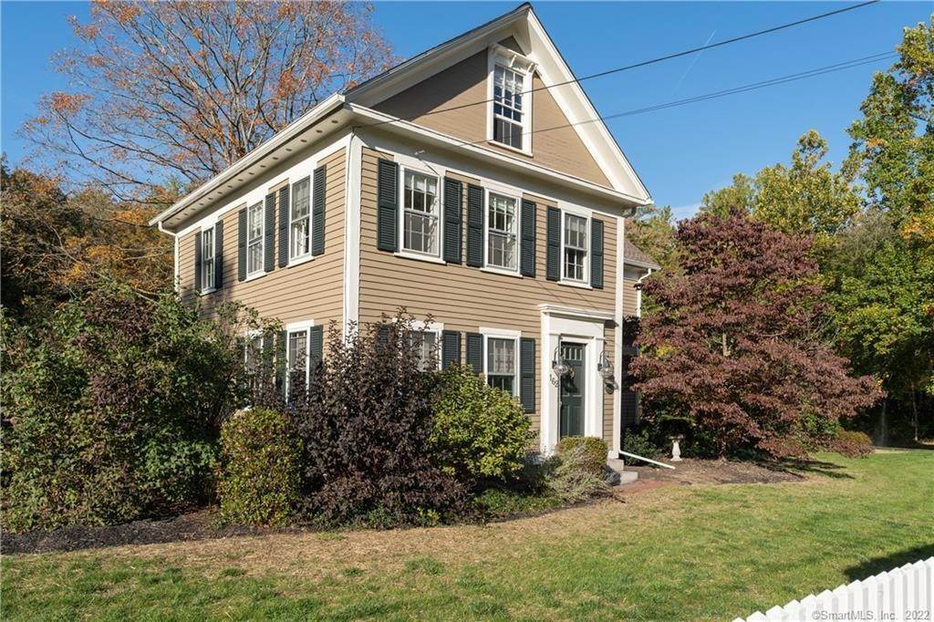 40. Single Family for Sale at Chester, CT 06412