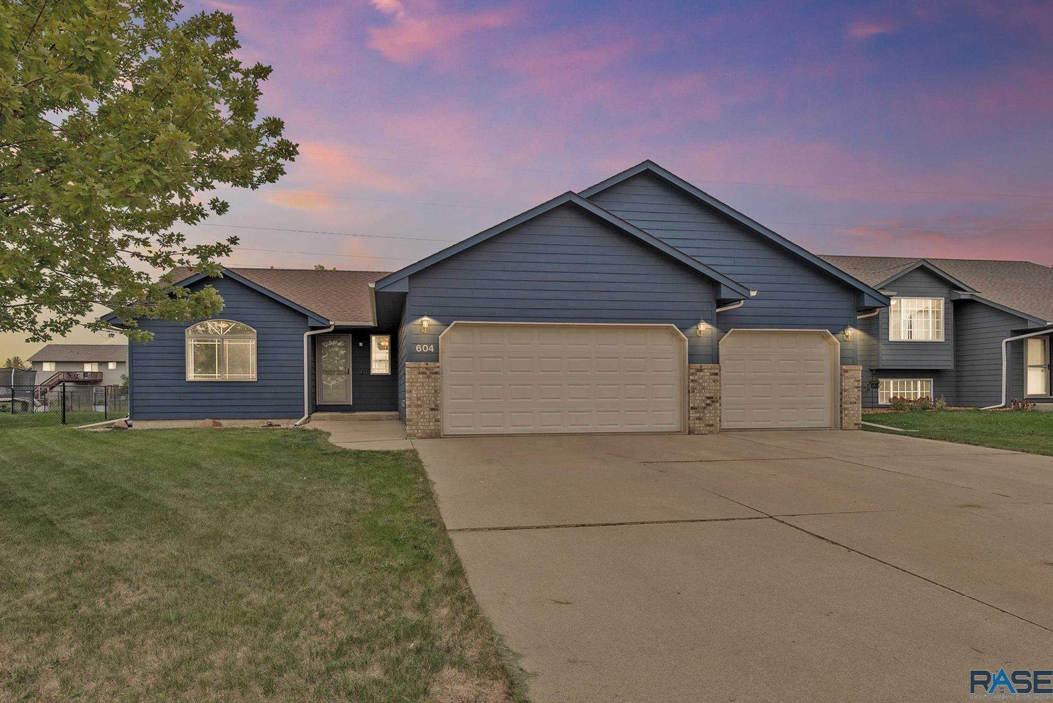 Single Family for Sale at Harrisburg, SD 57032
