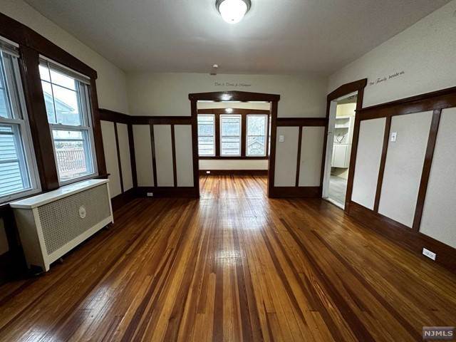 9. Single Family for Sale at Clifton, NJ 07012