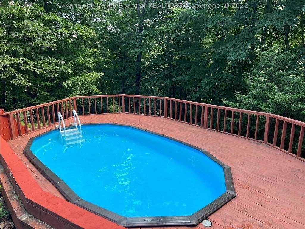 48. Single Family for Sale at Madison, WV 25130