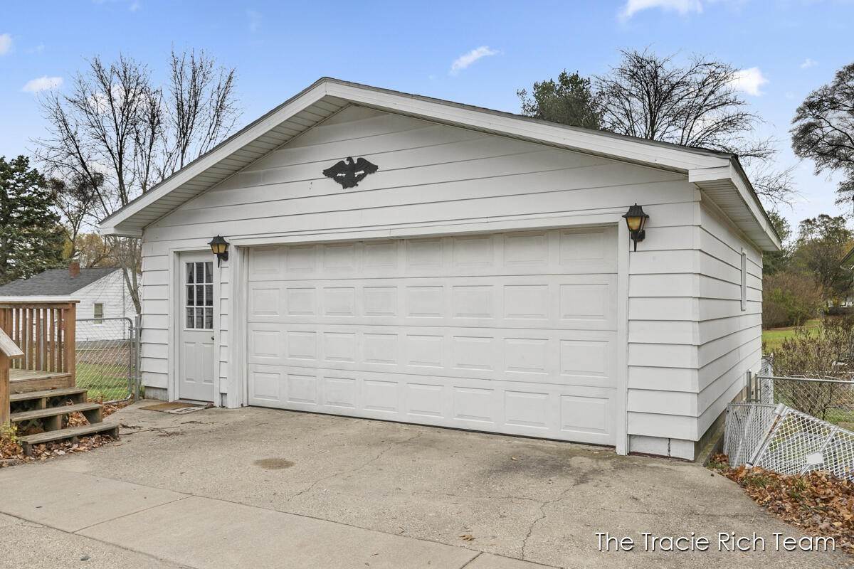 31. Single Family for Sale at Greenville, MI 48838