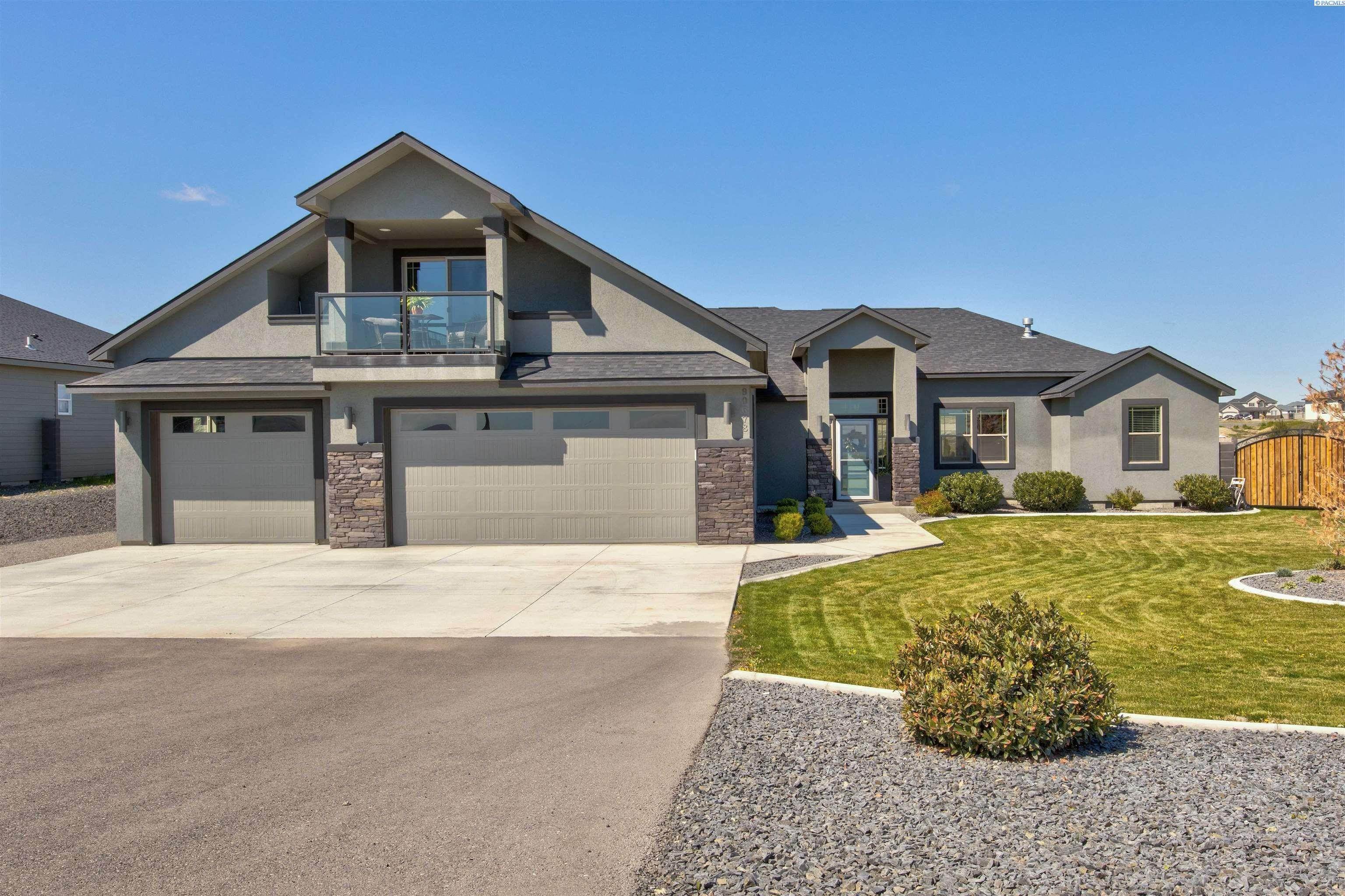 Single Family for Sale at Kennewick, WA 99338
