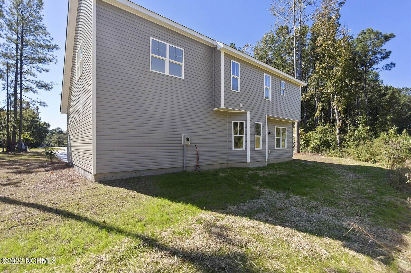 8. Single Family for Sale at Rocky Point, NC 28457