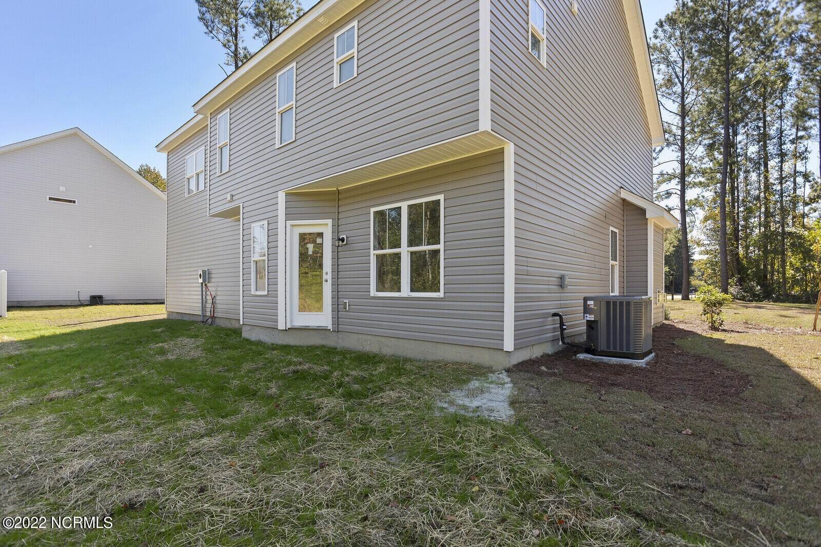 7. Single Family for Sale at Rocky Point, NC 28457