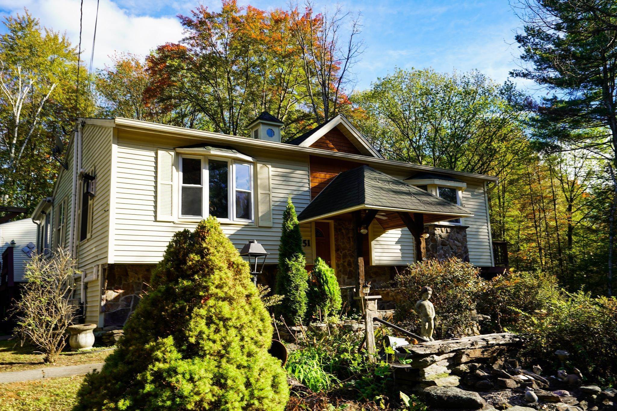 Single Family for Sale at Milton, VT 05468