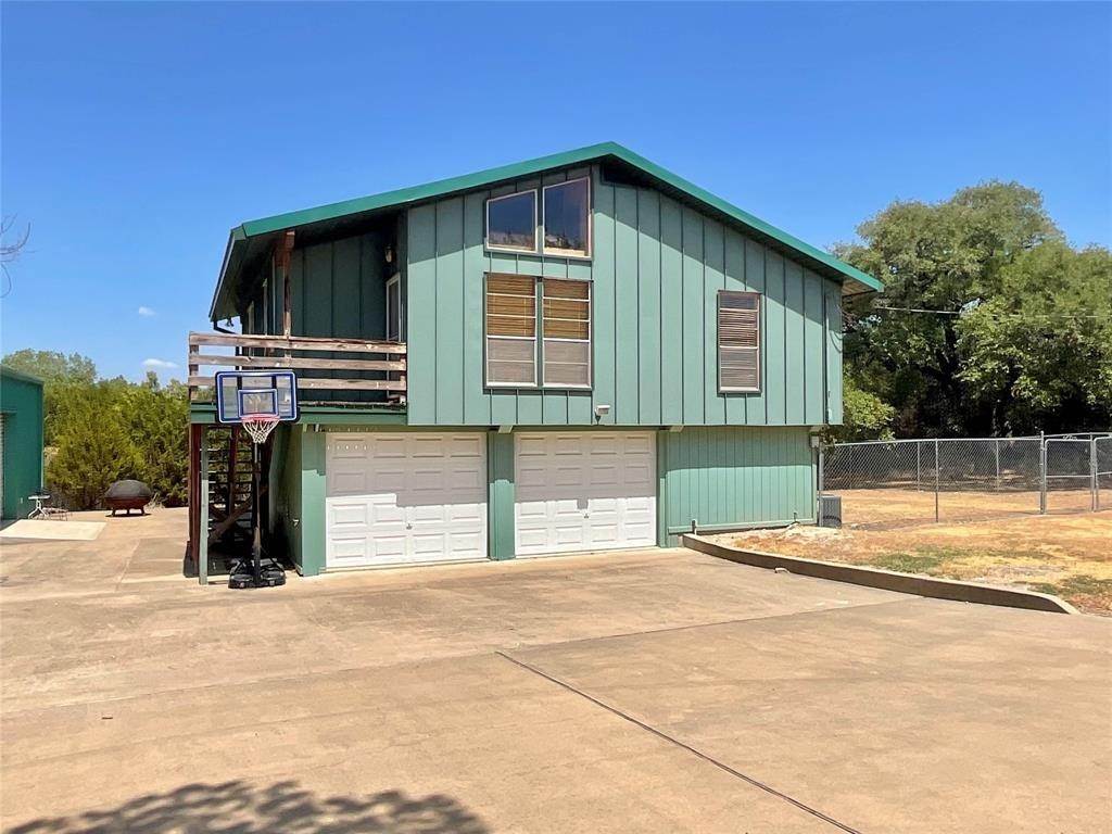 1. Single Family for Sale at Clifton, TX 76634