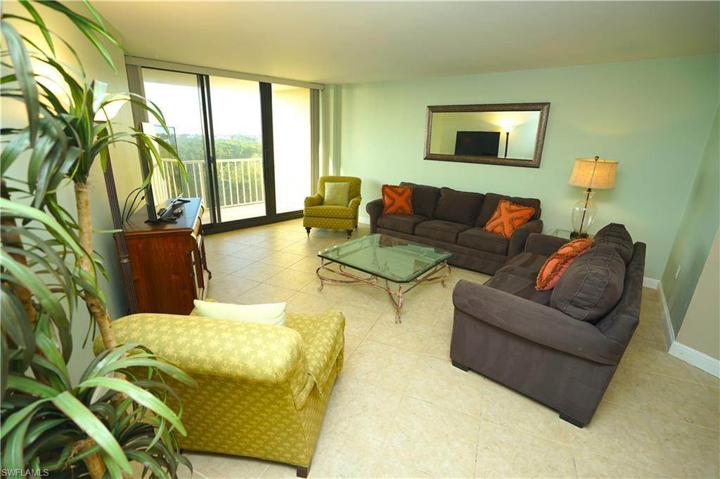 15. Condominium for Sale at Marco Island, FL 34145
