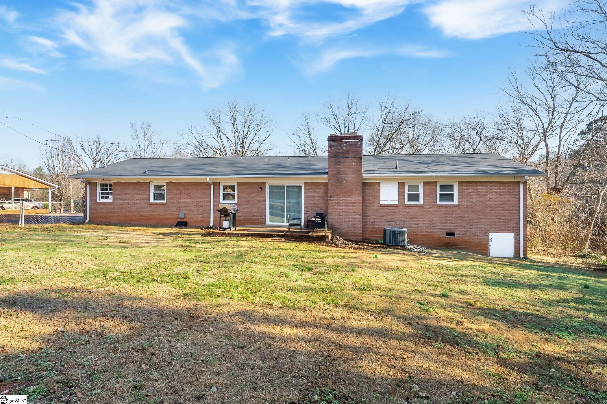 26. Single Family for Sale at Greenville, SC 29605