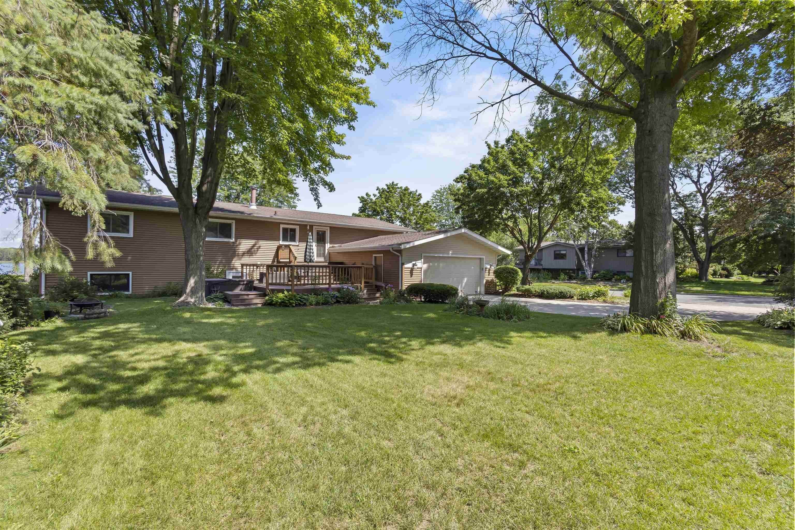 29. Single Family for Sale at Madison, WI 53704