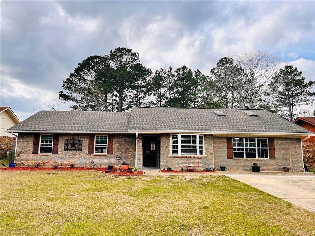 Single Family for Sale at Pineville, LA 71360