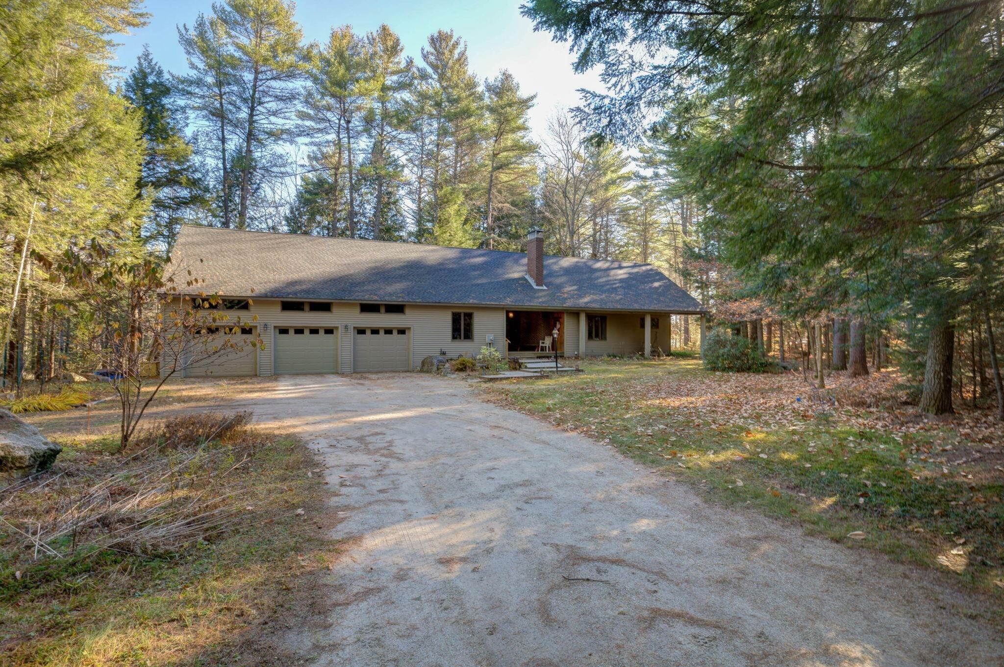 Single Family for Sale at Oxford, ME 04270