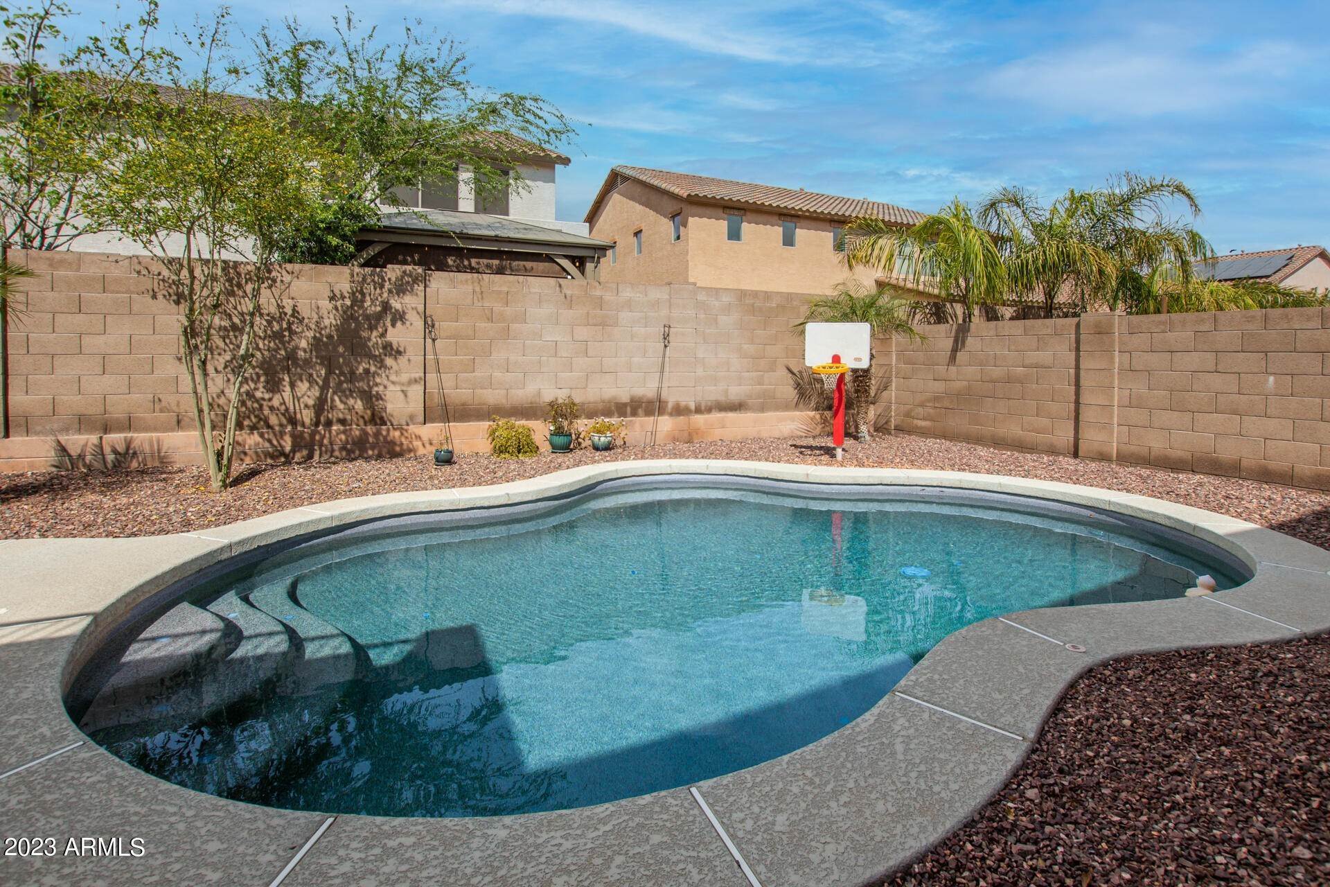 30. Single Family for Sale at Goodyear, AZ 85338