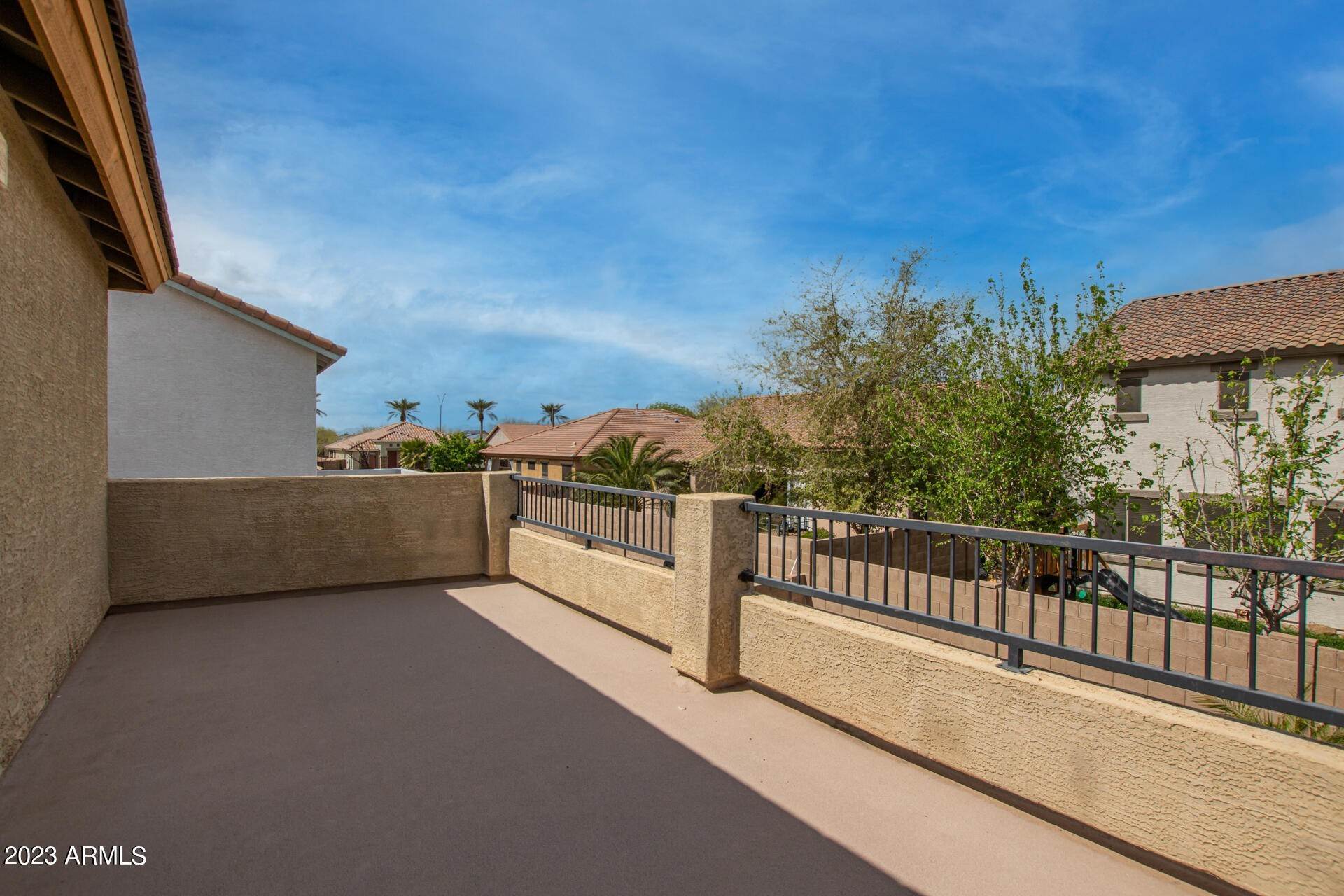 27. Single Family for Sale at Goodyear, AZ 85338