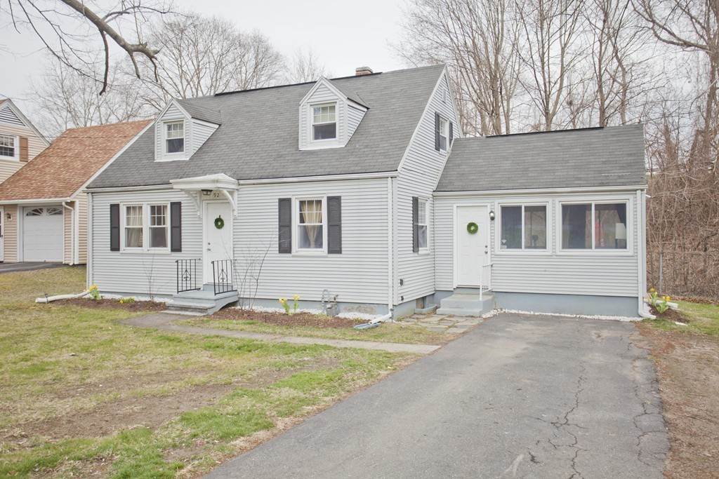 Single Family for Sale at West Springfield, MA 01089