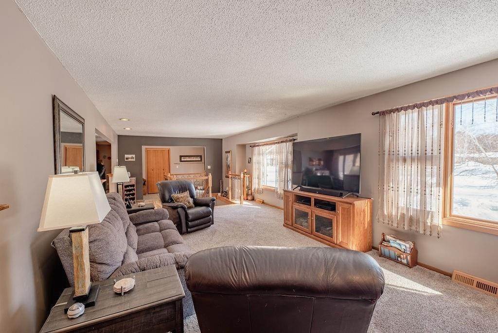 21. Single Family for Sale at Hayward, WI 54843