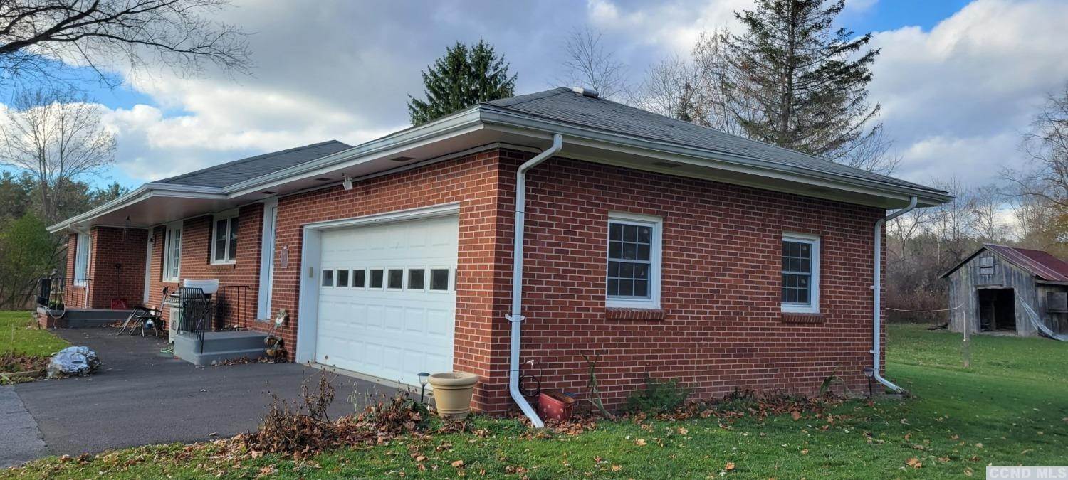17. Single Family for Sale at Greenville, NY 12083
