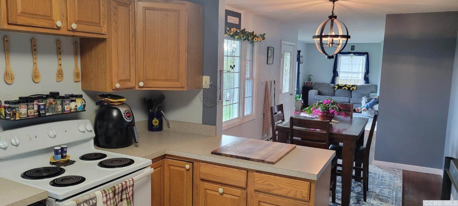 29. Single Family for Sale at Greenville, NY 12083