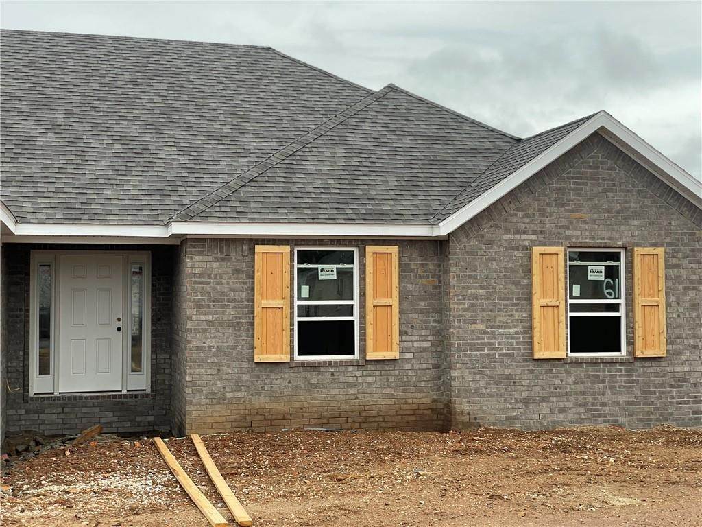 5. Single Family for Sale at Fayetteville, AR 72701