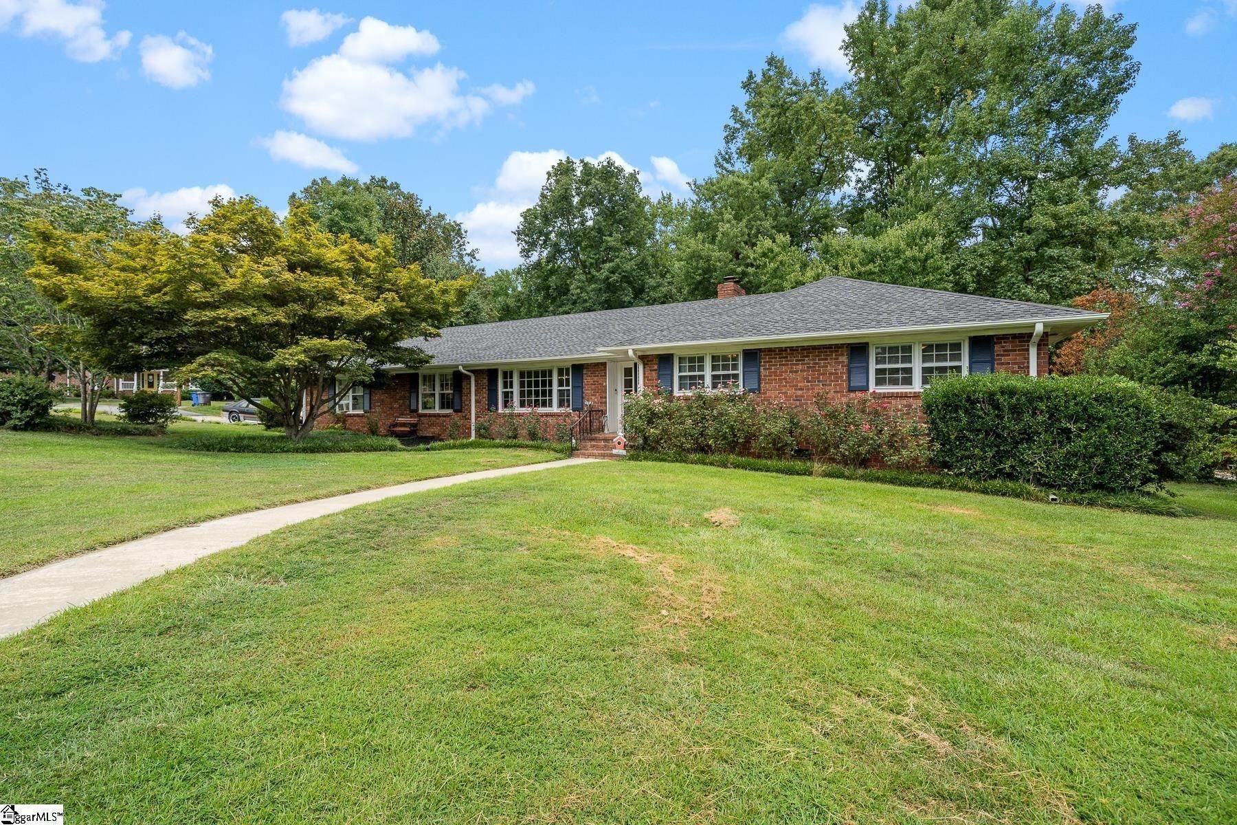 3. Single Family for Sale at Greenville, SC 29615