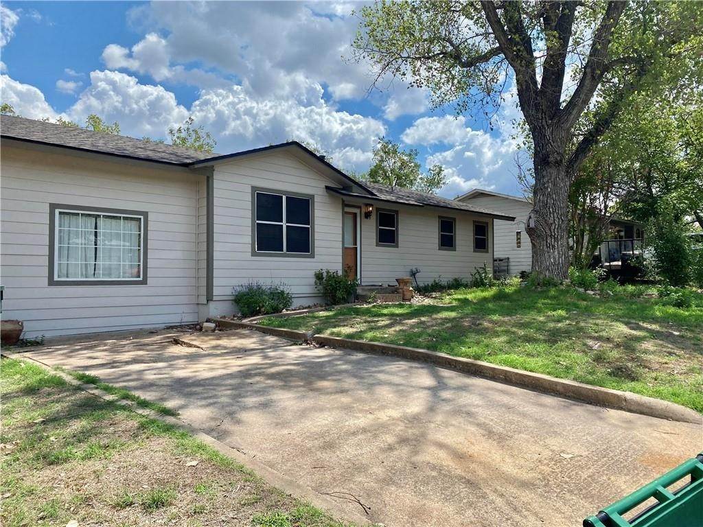 15. Single Family for Sale at Clifton, TX 76634