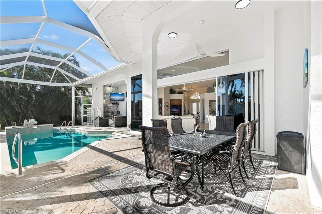 23. Single Family for Sale at Marco Island, FL 34145