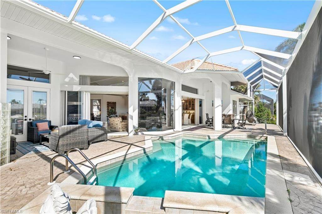 21. Single Family for Sale at Marco Island, FL 34145