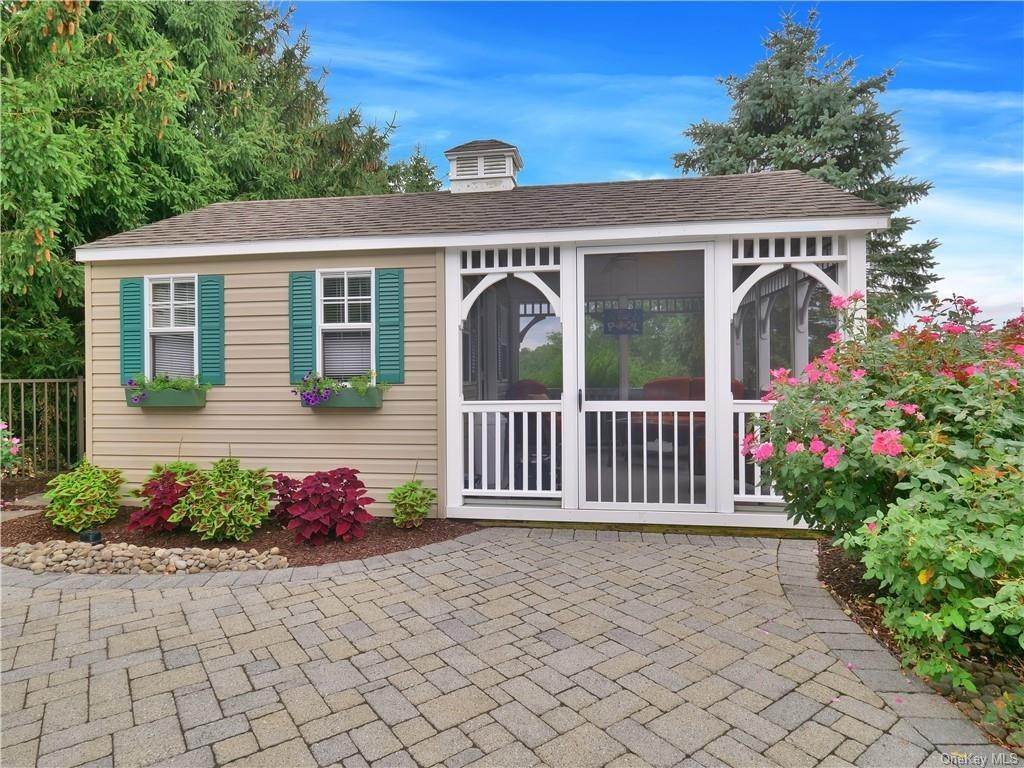 32. Single Family for Sale at Chester, NY 10918