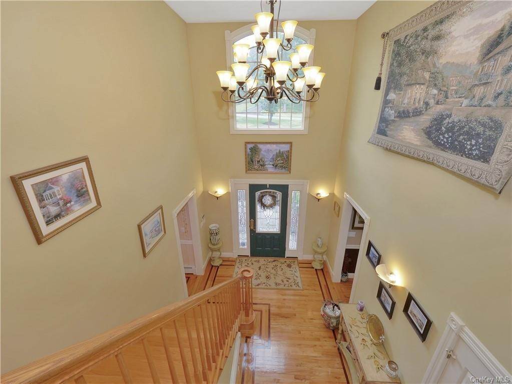 14. Single Family for Sale at Chester, NY 10918