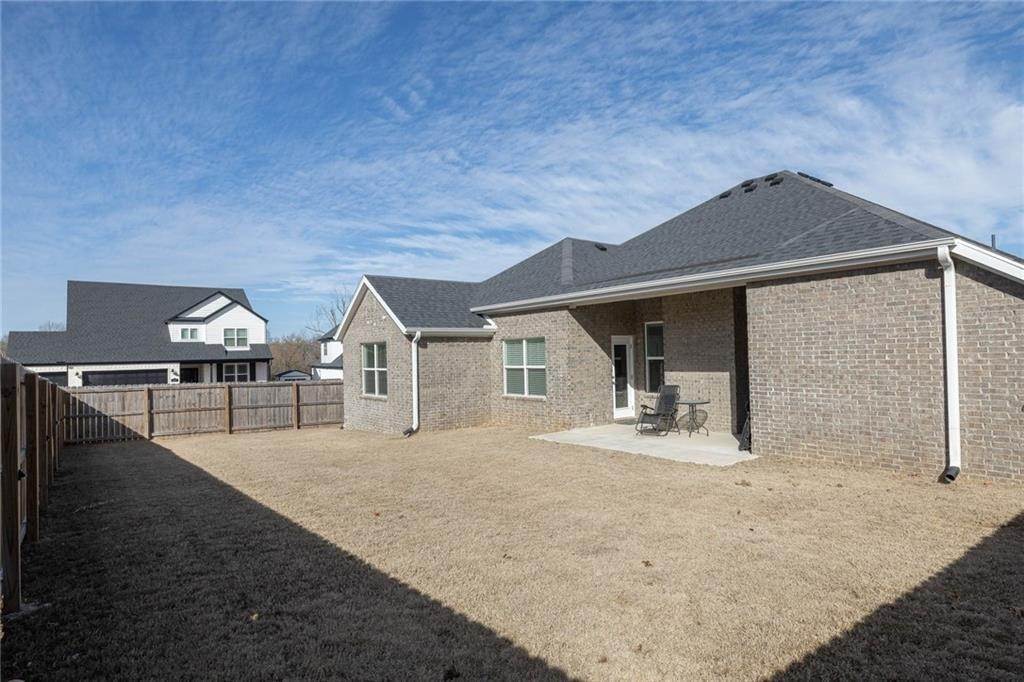 26. Single Family for Sale at Fayetteville, AR 72701