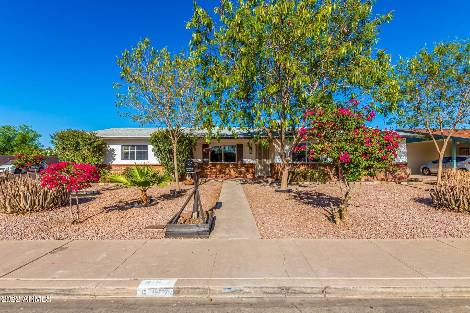 1. Single Family for Sale at Mesa, AZ 85204