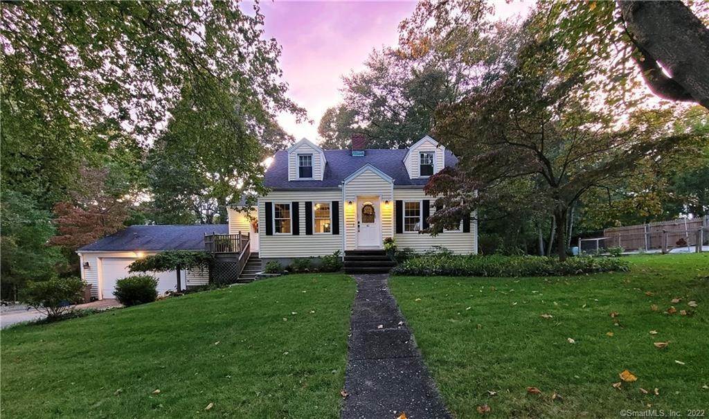Single Family for Sale at Monroe, CT 06468