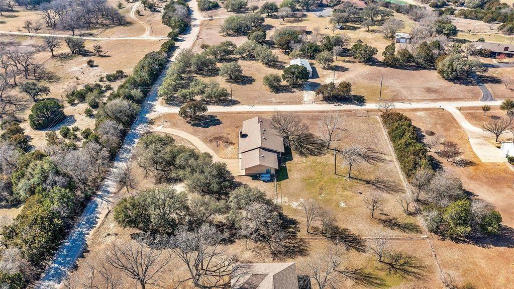 34. Single Family for Sale at Clifton, TX 76634
