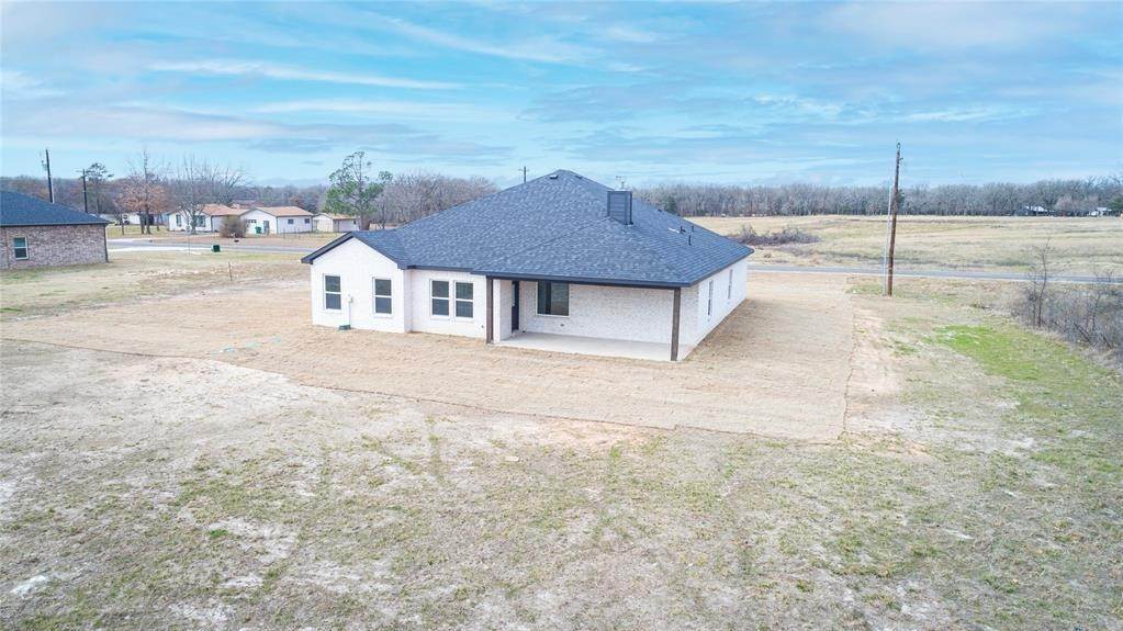 32. Single Family for Sale at Greenville, TX 75402