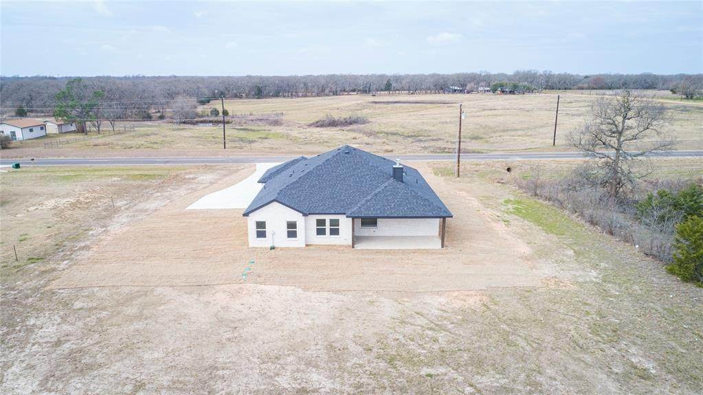 33. Single Family for Sale at Greenville, TX 75402