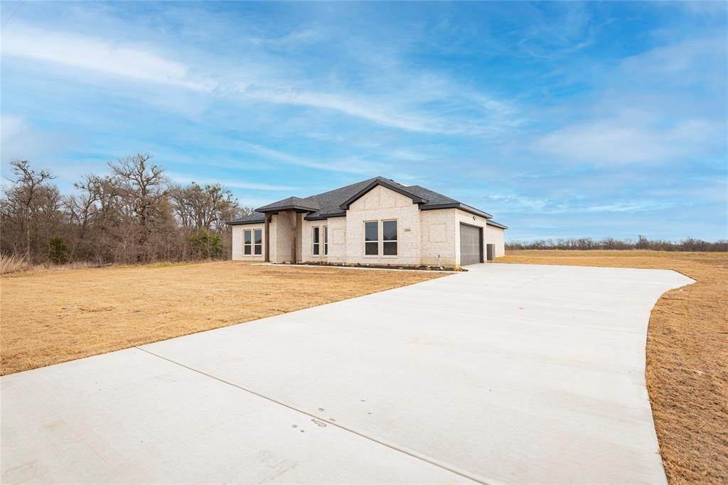 4. Single Family for Sale at Greenville, TX 75402