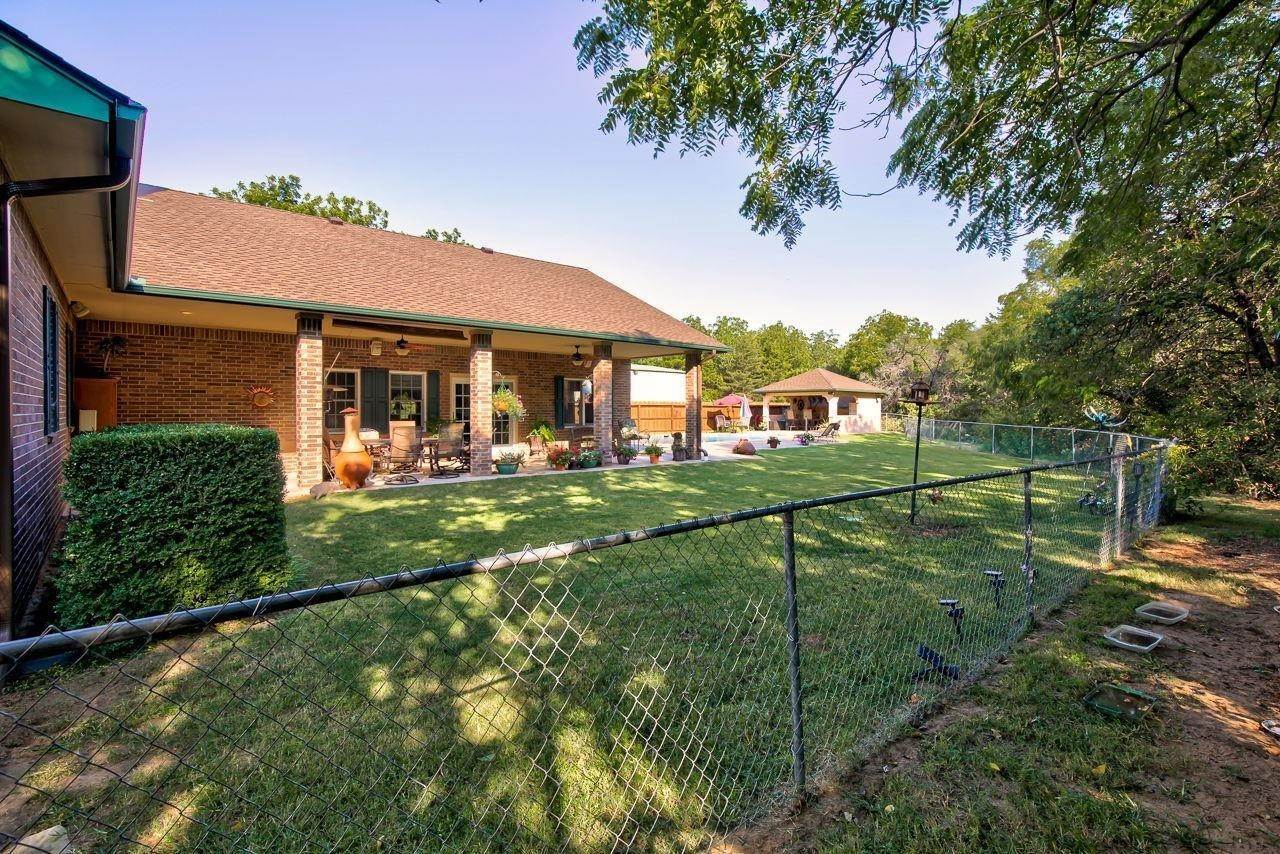 29. Single Family for Sale at Ringwood, OK 73768