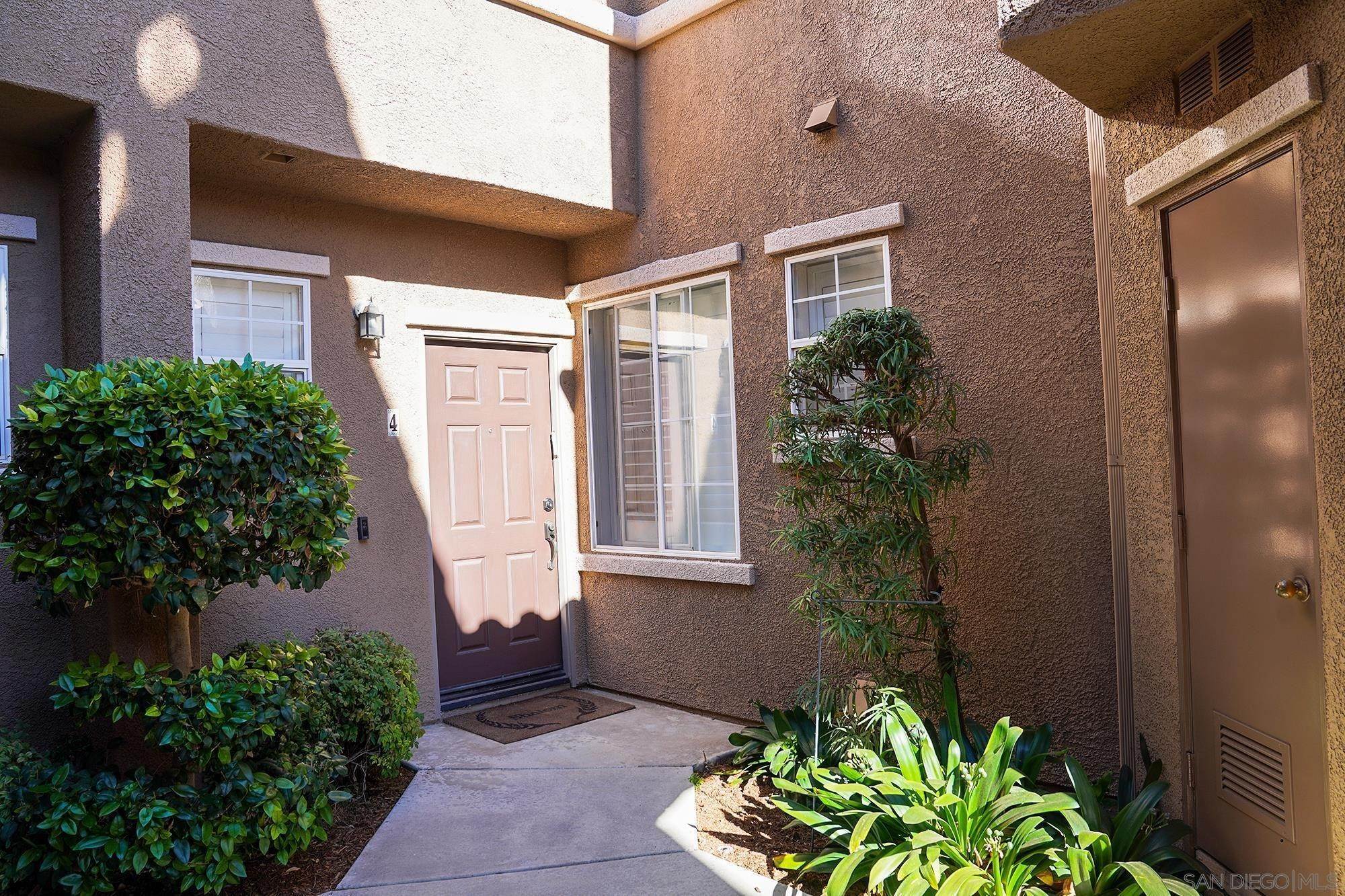24. Townhouse for Sale at Chula Vista, CA 91913