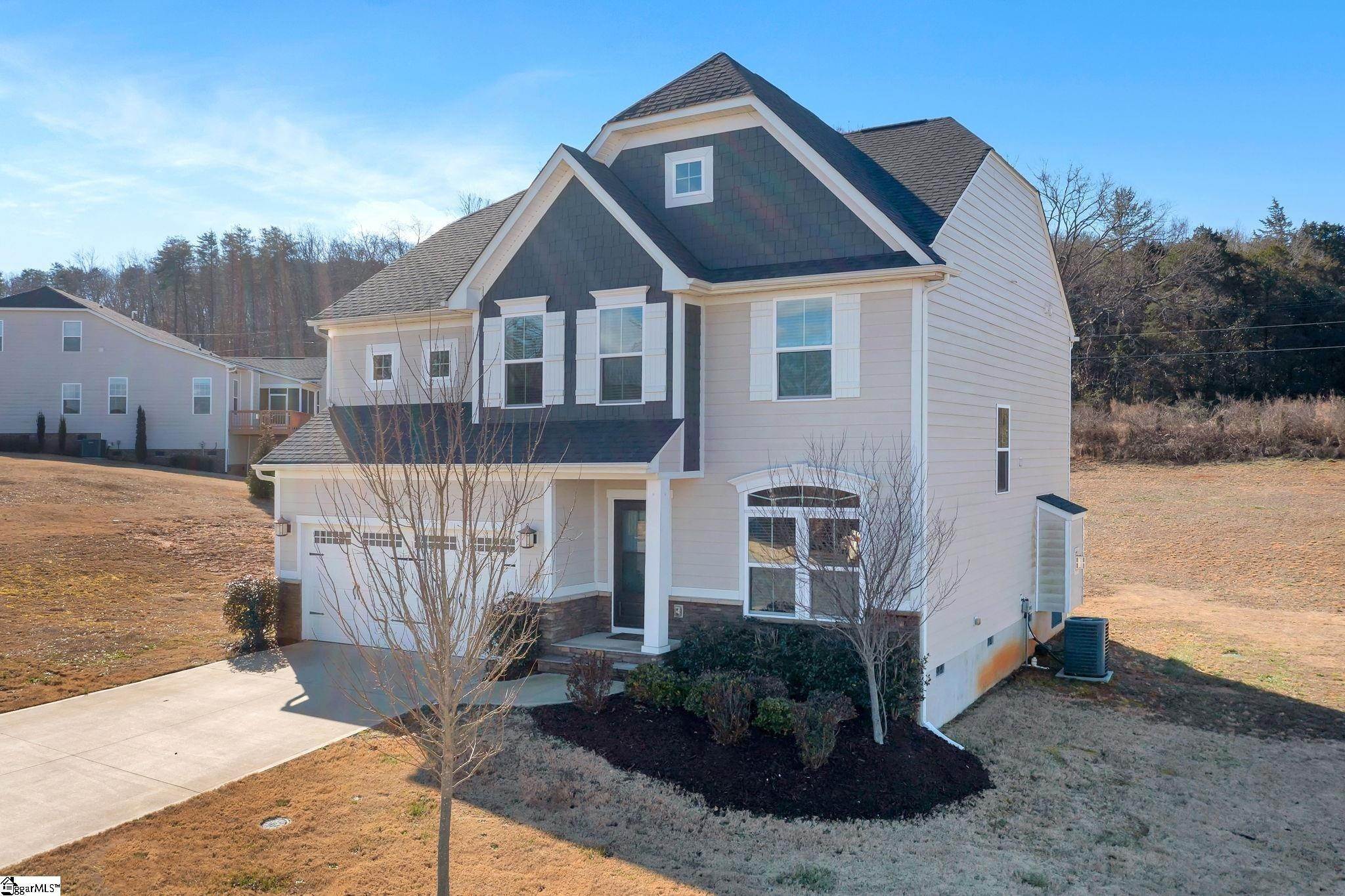 3. Single Family for Sale at Greenville, SC 29609