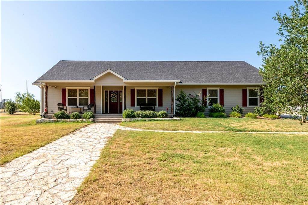 8. Single Family for Sale at Clifton, TX 76634