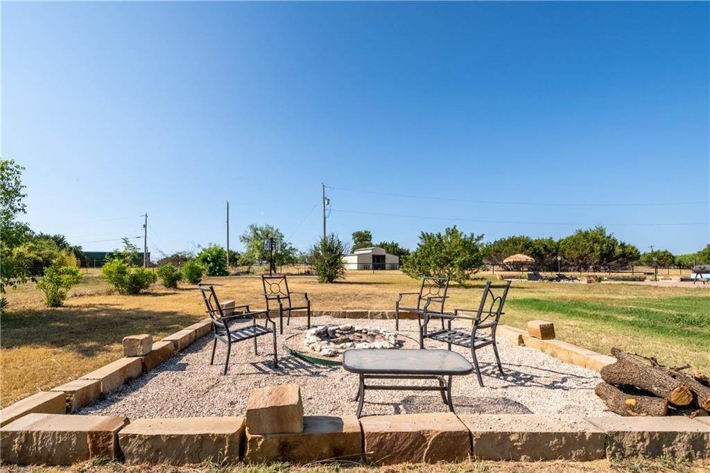 39. Single Family for Sale at Clifton, TX 76634